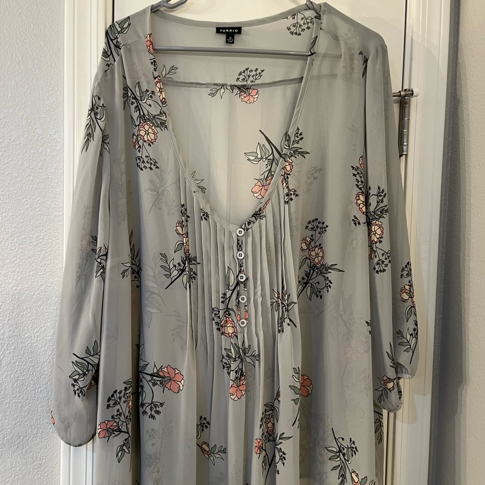 Torrid Gray Floral Chiffon sheer blouse.